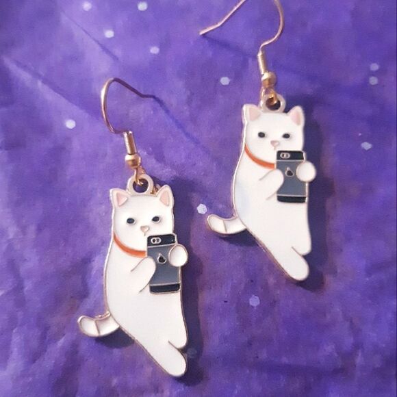 Cat Earrings   - Picture 3 of 5